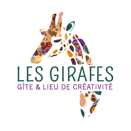 LOGO 2025 - GITE LES GIRAFES - SKONCOMMUNICATION - LOGO PNG SMALL - TRANSPARENT - -01